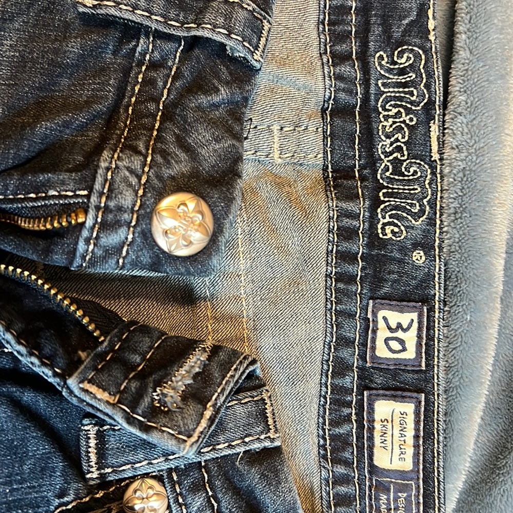Don’t Miss on the Miss Me (Buckle)